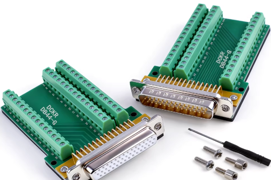 HDB44 44Pin Adapter Servo Motor Connector with 1000V Voltage Rating and Omrons Domestic Contacts for Panel or Cable Mount