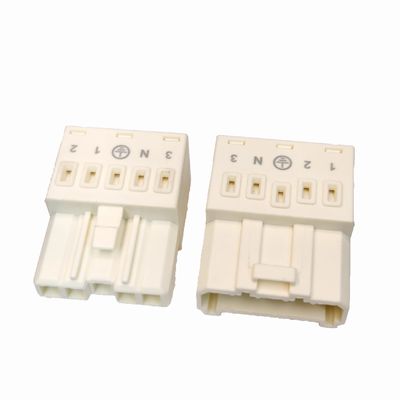 Conectores de luz LED brancos de 450 V 16 A com espaço central de 15 mm